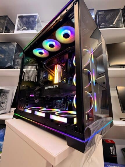 Calculator Lian Li Case/ Ryzen 9800X3D/Placa video RTX 5080/ Memorie Ram 32GB DDR5/ SSD / Tva 21%, Garantie 24/36 luni!