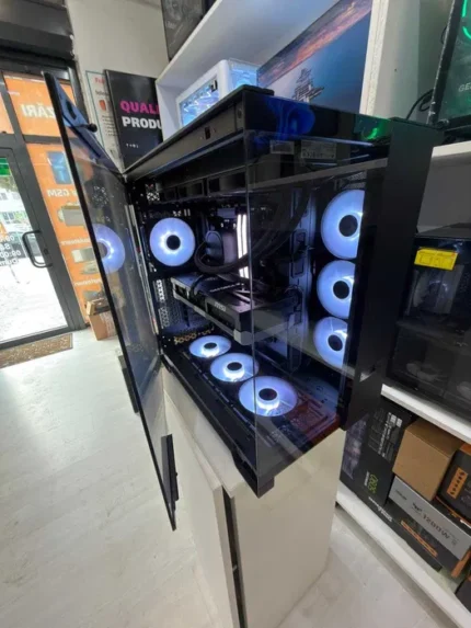 PC Gaming & Workstation: Ryzen 9 9950X3D, RTX 5090 32GB, 64GB DDR5, Corsair 6500X