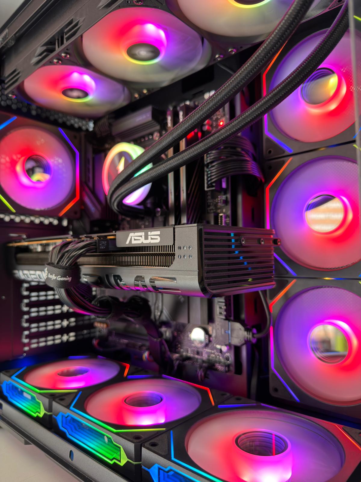 WhatsApp Image 2026-03-14 at 10.28.00 PC Ryzen™7 9800X3D,Memorie RAM 32GB DDR5 ,Placa de Baza X870,SSD Samsung 9100 Pro 1TB PCI 5.0,ASUS RX 9070XT,TVA,Garantie - imagine 1