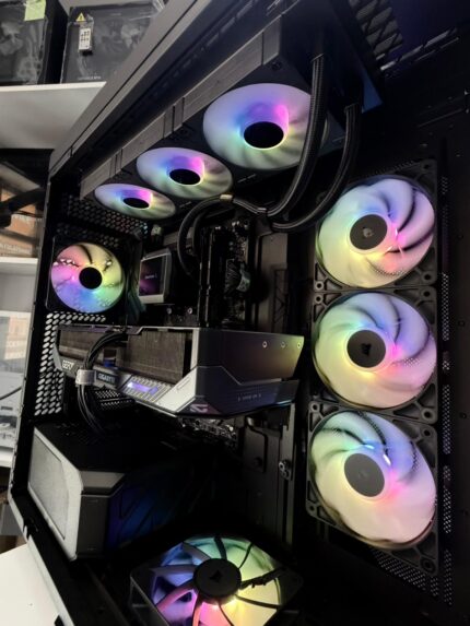 PC Ryzen™ 9 9950X3D,Memorie RAM 32GB 6000 mt/s,Video RTX 5090,Crucial SSD 2TB Pci 5.0,Garantie,TVA!
