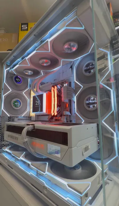 PC Lian Li Ultra 9 285k, RAM 64GB, RTX 5090 1200W SSD 8TB, TVA 21%,