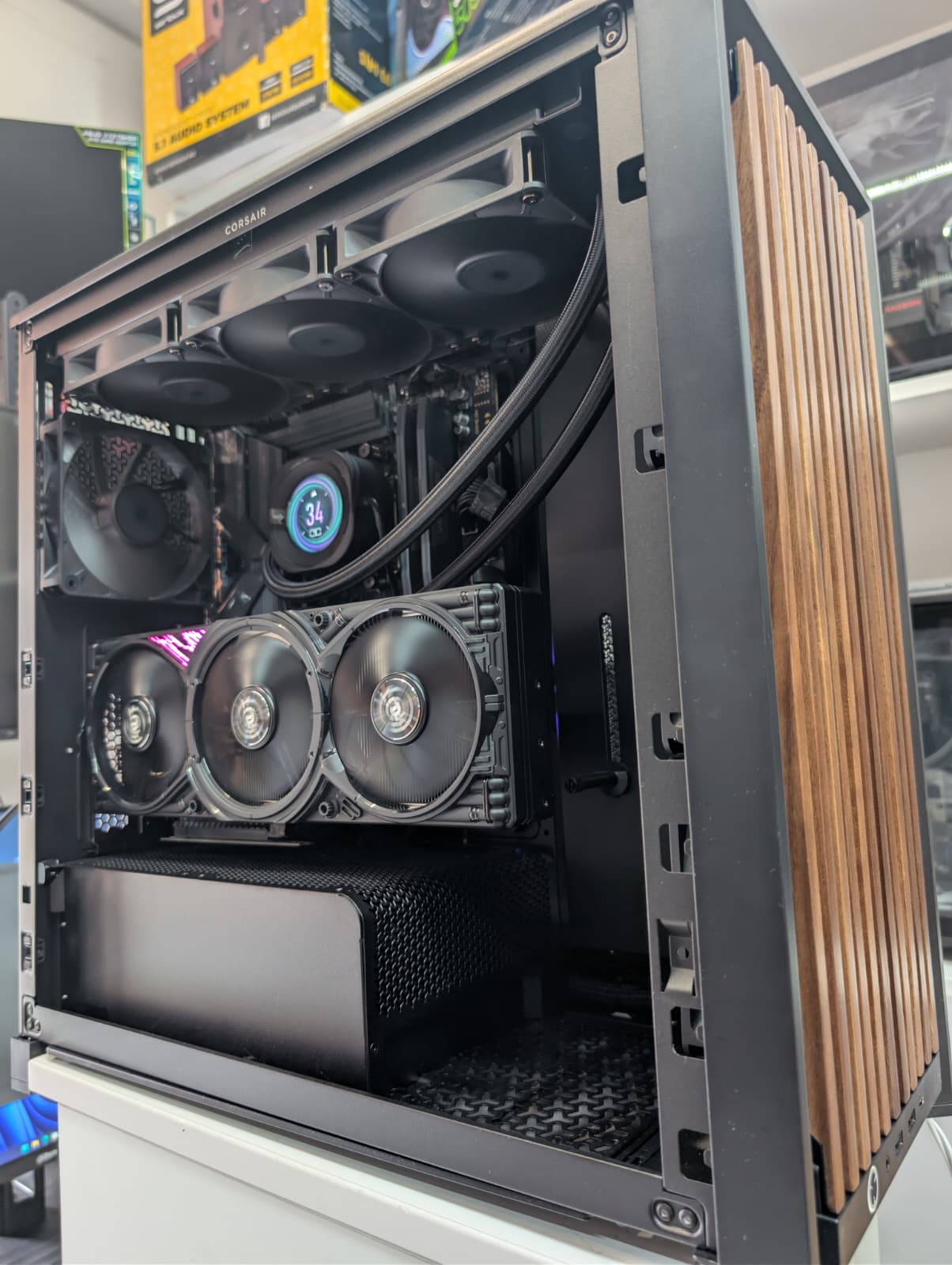 WhatsApp Image 2026-07-09 at 09.58.18 Gaming PC Ryzen 9950X3D/X870E-X3D/Corsair 32GB /Corsair AIO/Corsair Carcasa/5070TI/TVA/Garantie - imagine 1