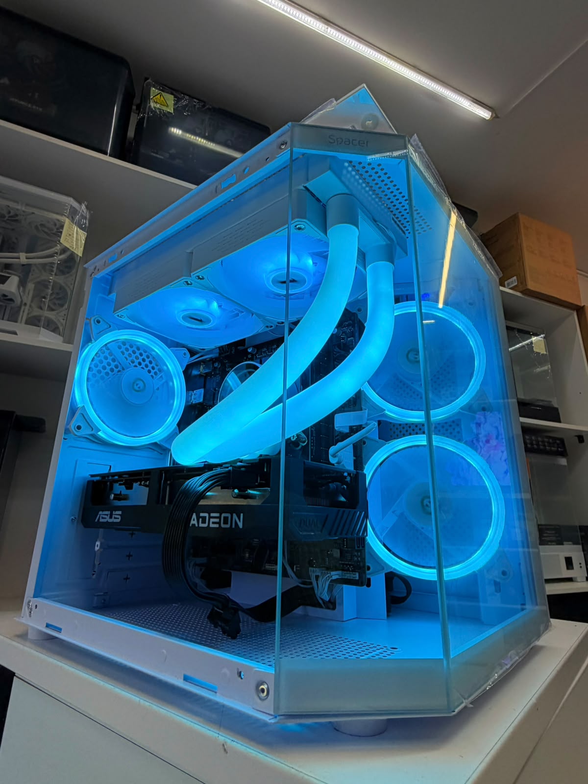 WhatsApp Image 2026-08-20 at 09.30.49 PC Gaming I5 14400F/Placa video 8GB RX 9060/32GB DDR5 /240 AIO/Sursa 650W /Garantie/TVA! - imagine 1