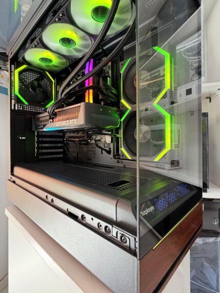 PC Ryzen 7 9800X3D/B850M/Video RTX 5070/Stocare 2TB/Memorie 32GB DDR5 /Sursa FSP 750 W/Garantie/TVA
