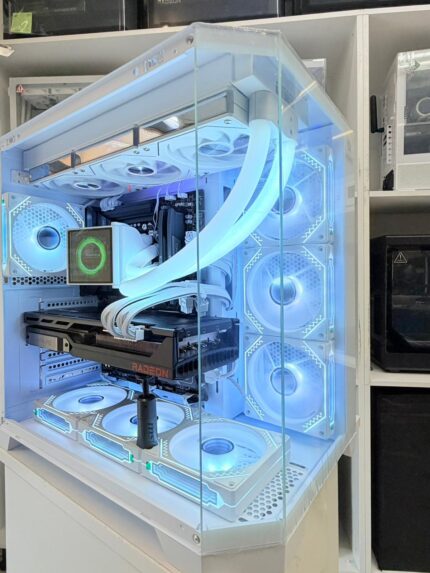 Gaming Ryzen 7 9850X3D/Placa de Baza X870E Wifi /Placa Video RX 9070XT 16 GB/SSD 2TB M2 /Memorie RAM 32GB DDR5 /1000W Gold/Garantie/TVA