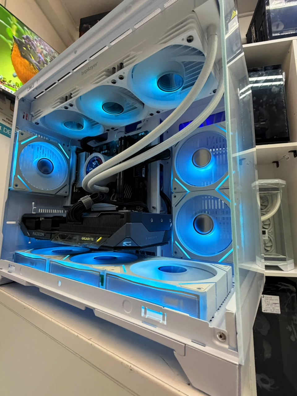 WhatsApp Image 2026-10-30 at 15.38.37 Gaming PC Ryzen 7 7800X3D/Placa de Baza B650M/Video AMD RX 9070GRE/Memorie 32GB/Stocare 2TB/Sursa 750W/Garantie/TVA - imagine 1